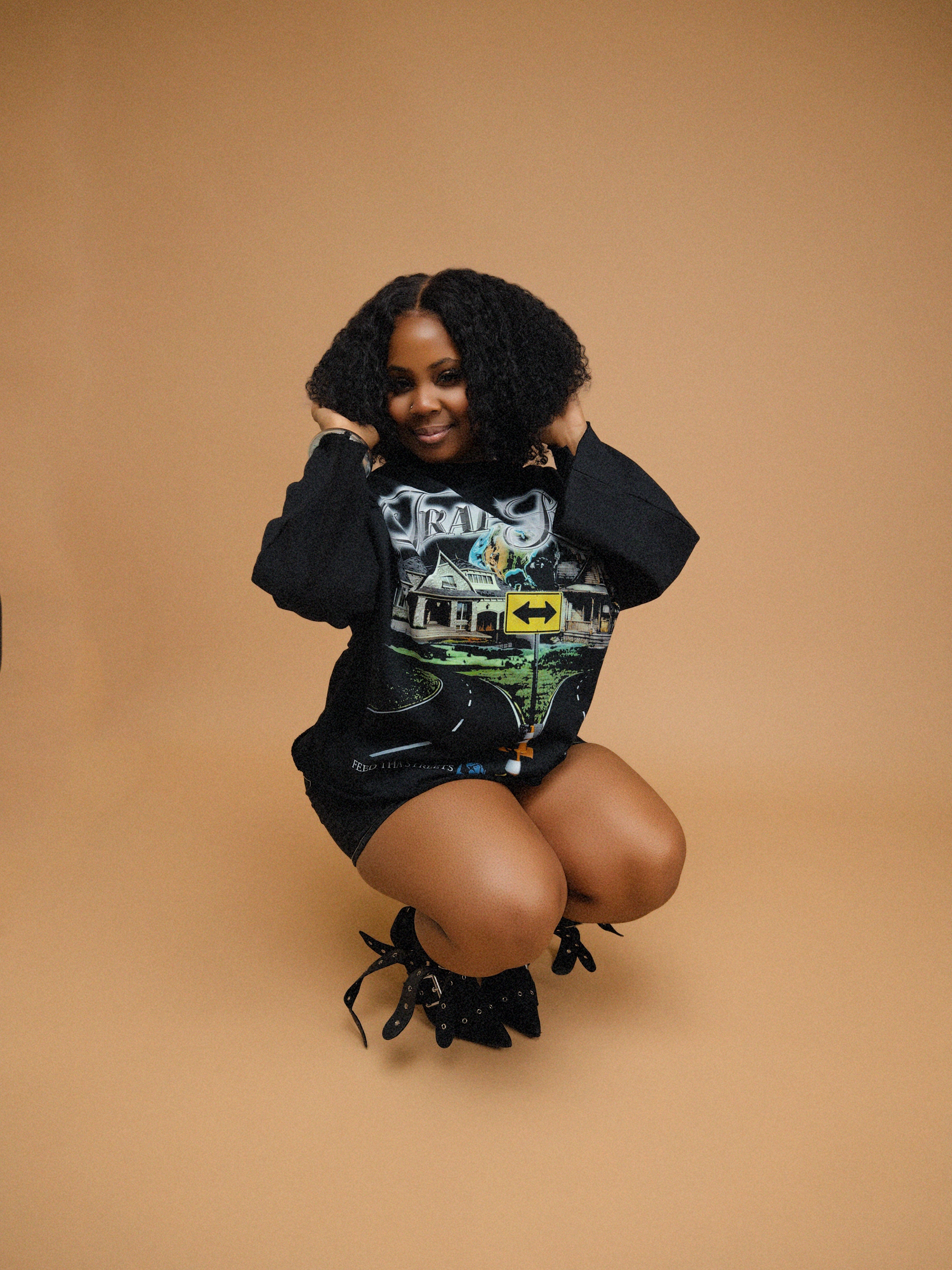 BLACK "CROSSROADS" SWEATSHIRT